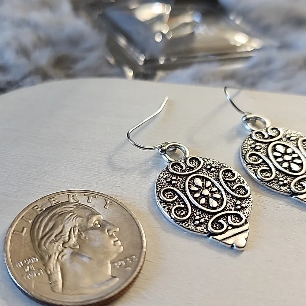 Silver‎ Ornate Dangle Earrings
